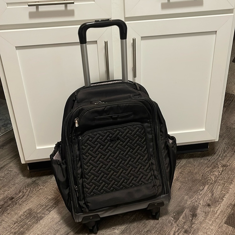 Lug spinner carryon.